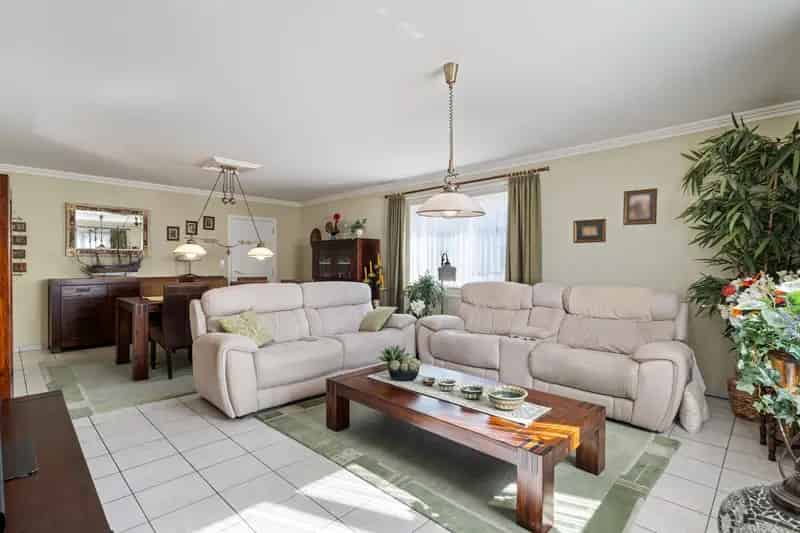 Appartement te huur: 2 slaapkamers, ruim terras, garage, Bilzen