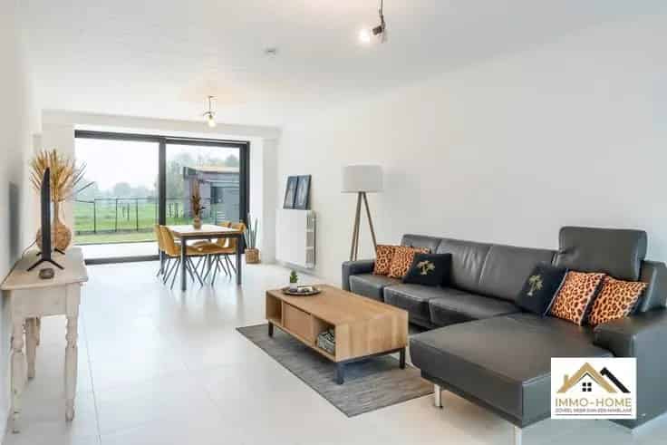 Huis Te Koop: Ruime woning met 3 slaapkamers en prachtig zicht