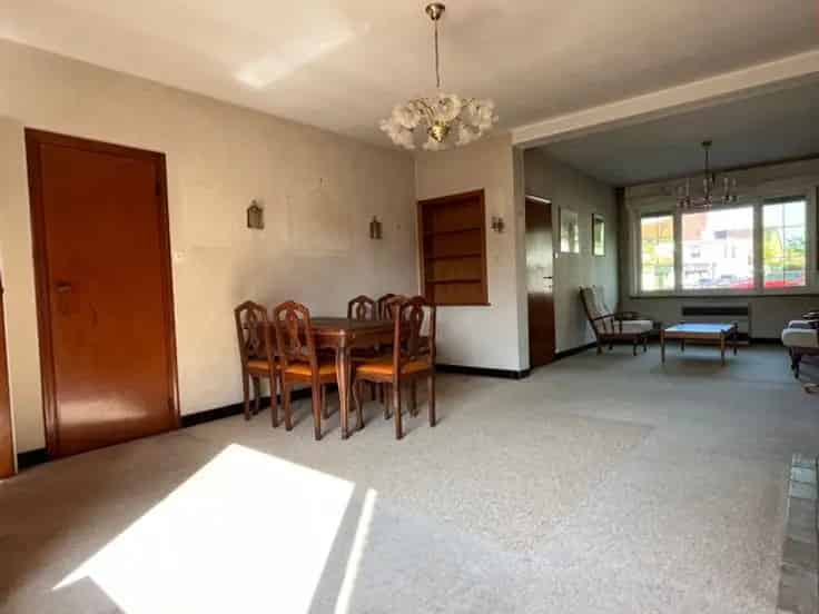 Huis Te Koop Brugge: Ruime Gezinswoning met Garage
