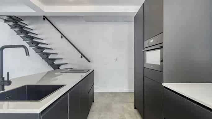Appartement te koop Kapellen - gerenoveerd met groot terras en garage