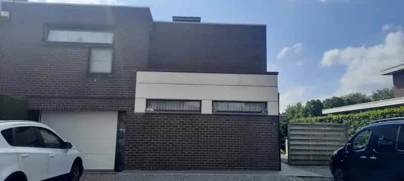 Halfopen Woning 3 Slaapkamers Tuin Garage Neeroeteren