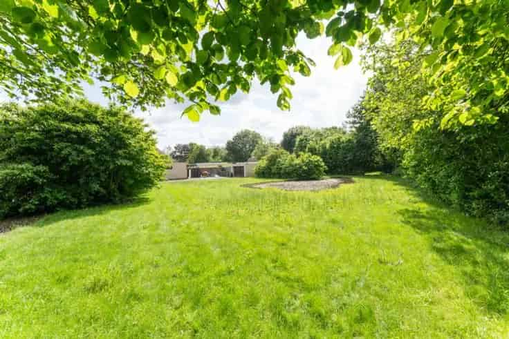 Te Koop Architectenwoning 350m² 5231m² Tuin Vijver Torhout