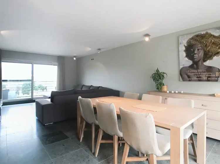 Appartement te huur met 3 slaapkamers en terras