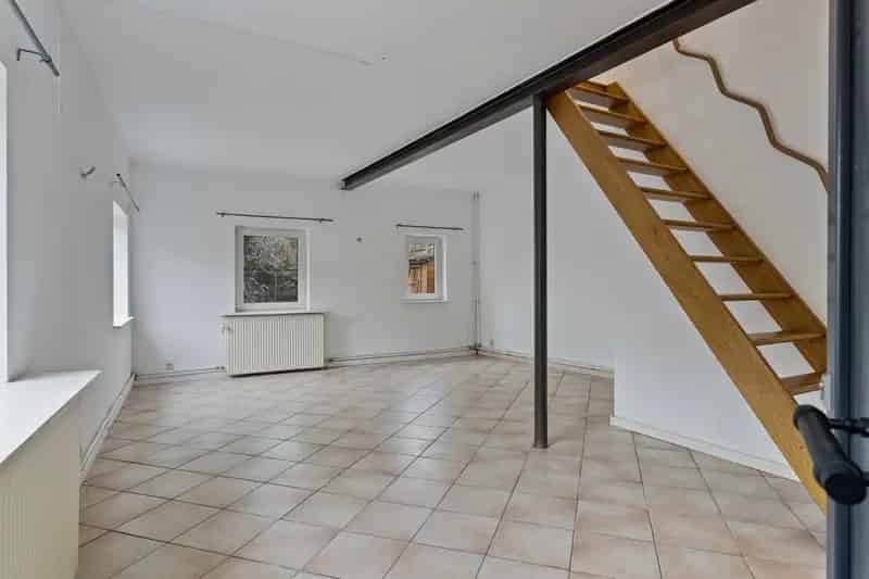 Op te frissen 3 gevel woning