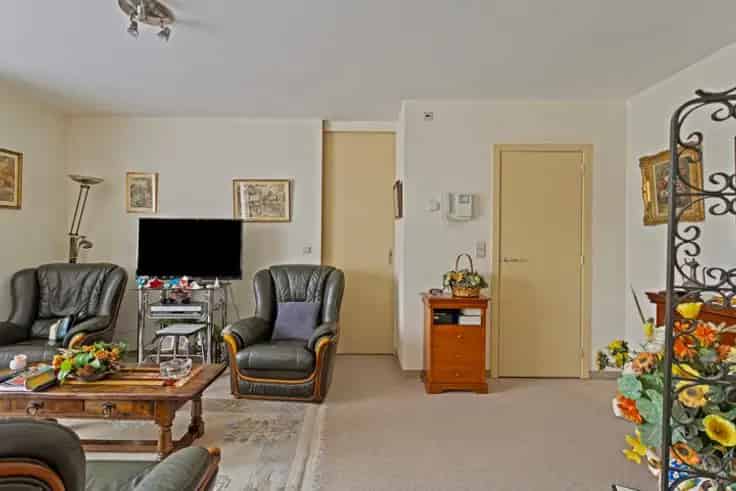 Serviceflat te Koop - Ruime 58m² Flat in Résidence Josephine