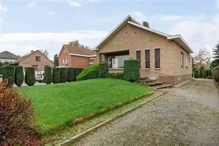 Te renoveren villa Kontich 219m² 2 slaapkamers grote garage