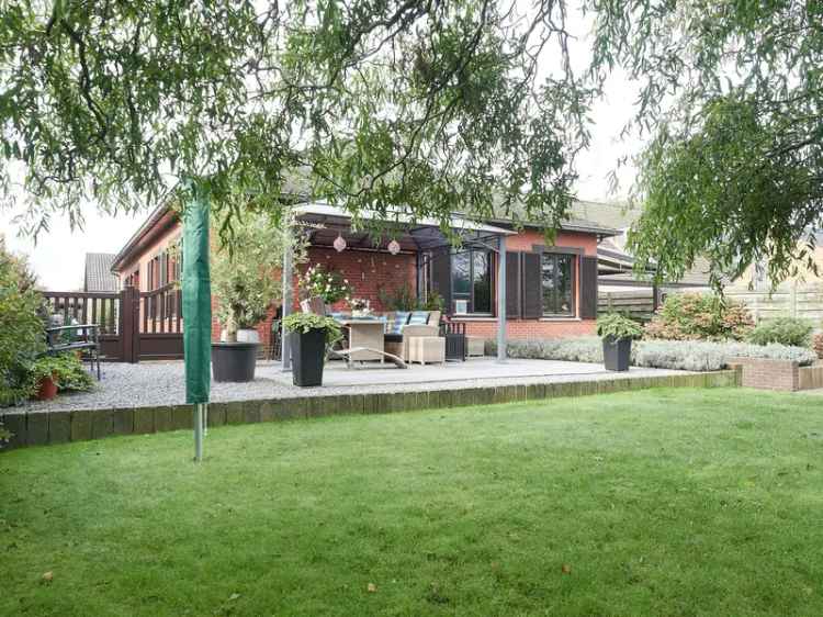 Huis te koop: Ruime gezinswoning met tuin en carport