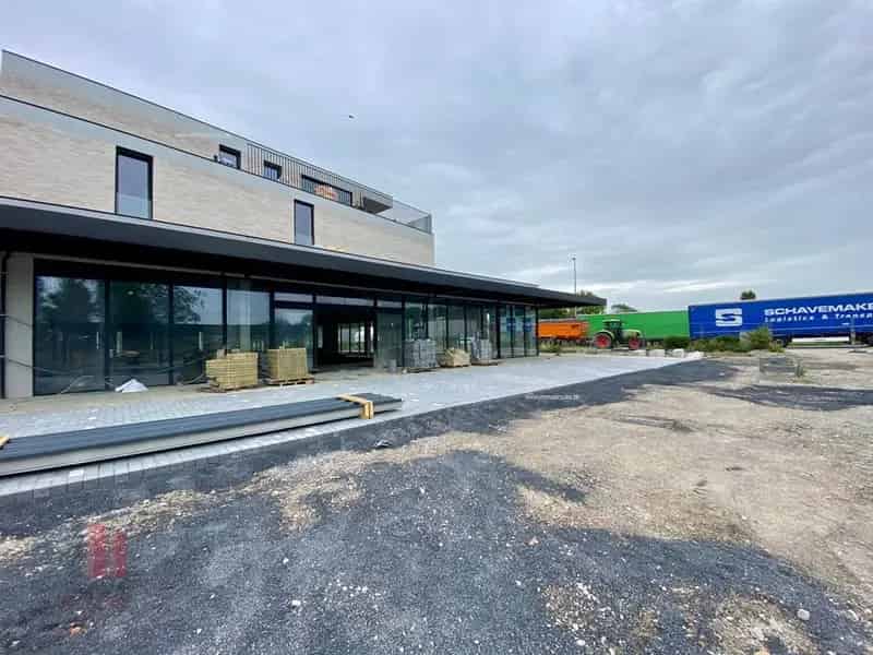 Handelspand te Huur Otax Veurne 651m2  - Nieuwbouw