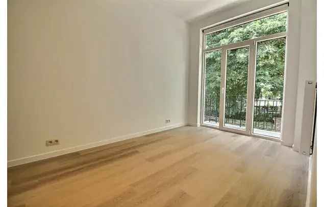 Huur 3 slaapkamer appartement van 125 m² in Anderlecht