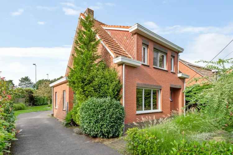 Vrijstaande woning met 3 slaapkamers