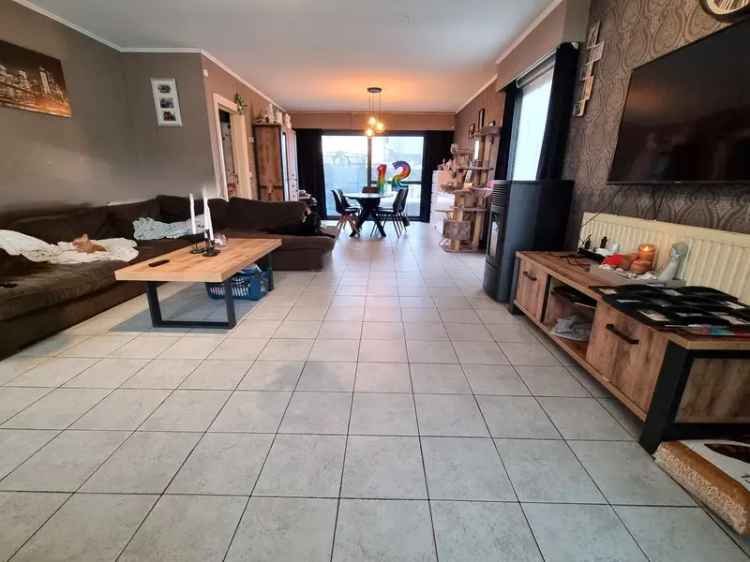 Ruime gezinswoning te huur 4 slaapkamers rustige woonwijk