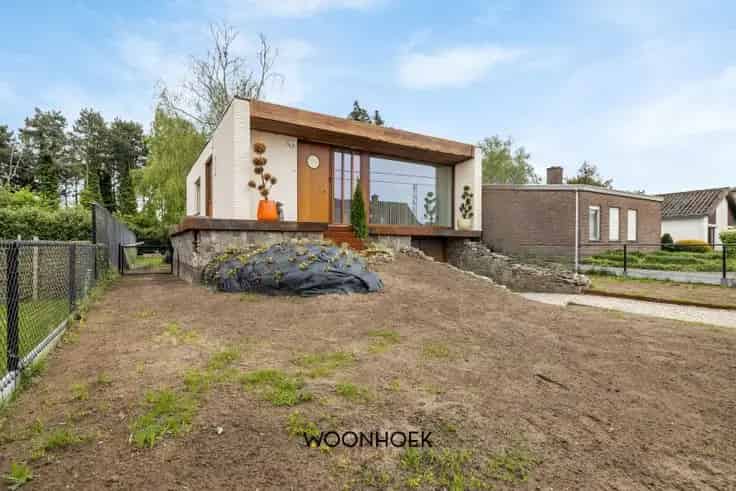 Huis te Koop Moerbeke: Ruime gezinswoning met garage en tuin