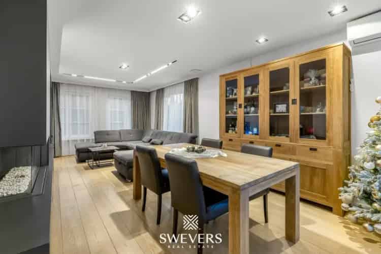 Villa met zwembad en poolhouse te Sint Truiden