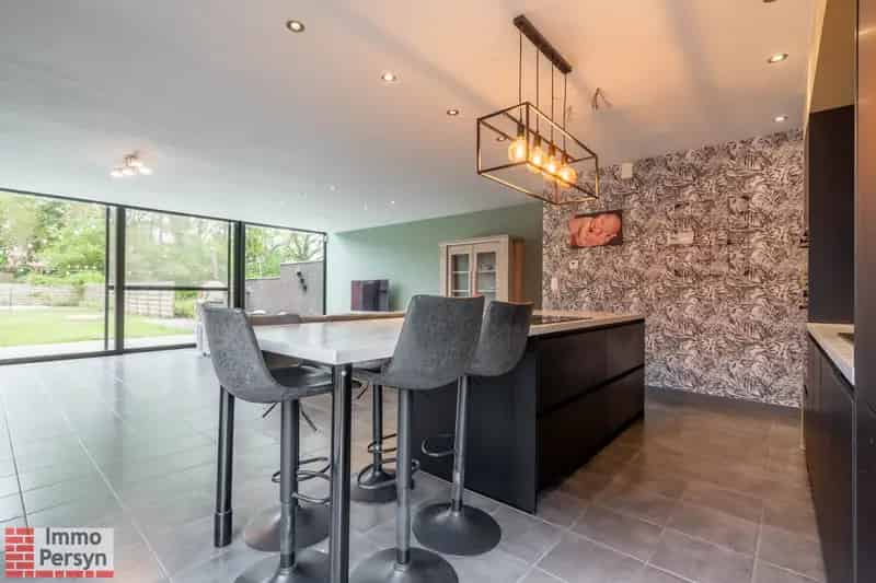 Huis te huur 6 slaapkamers zwembad garage