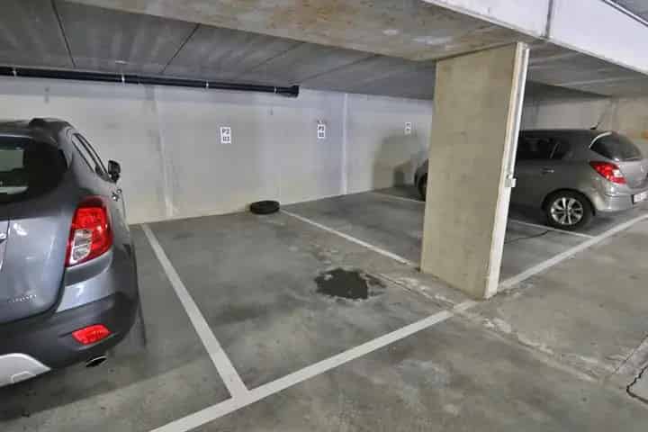 Garagebox te huur Woluwe-Saint-Lambert Sainte Famille Roodebeek