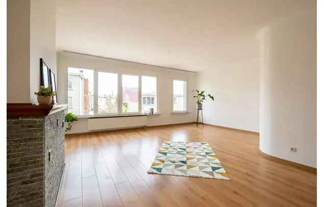 Huur 2 slaapkamer appartement van 85 m² in Antwerp