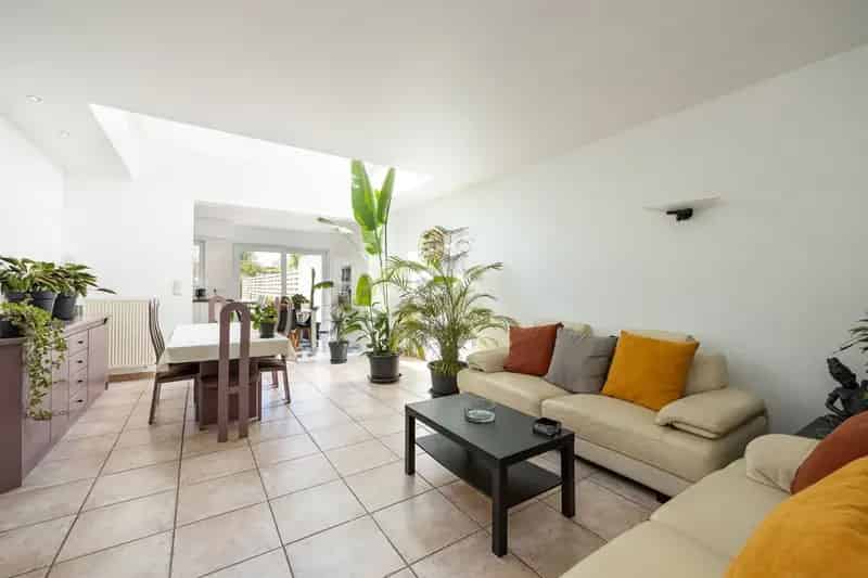 Goed onderhouden ruime stadswoning grote tuin