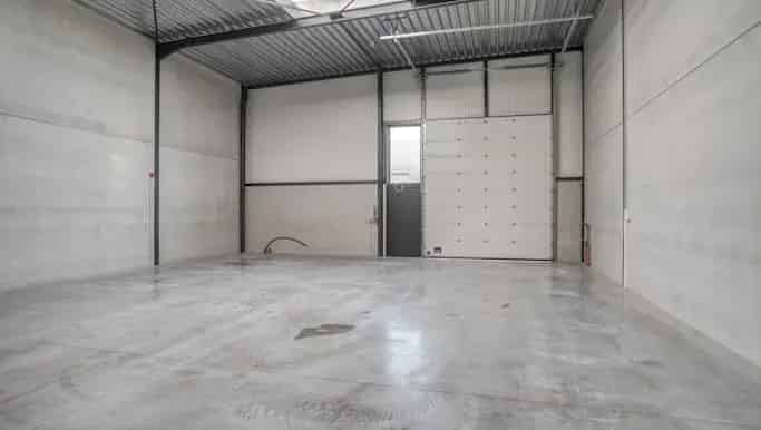 KMO-unit te huur Sint-Baafs-Vijve 180m²