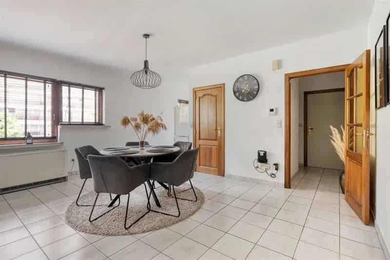 Appartement 2 slaapkamers te huur met terras en garagebox