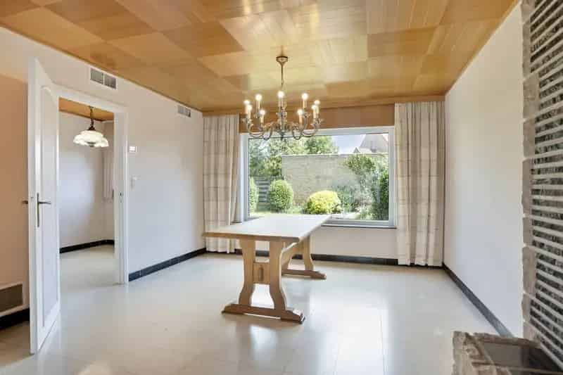 Ruime halfopen woning te renoveren Roeselare 5 slaapkamers