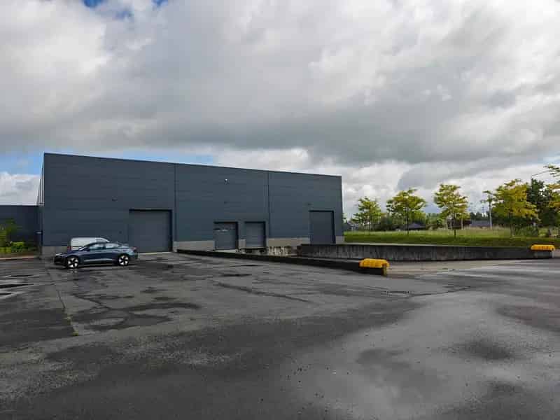Opslagplaats te huur Deux Acren 330m2