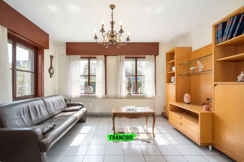 Huis te Veldegem: 3 slaapkamers, garage, rustige ligging
