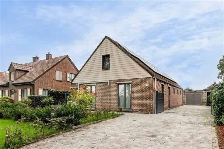 Huis Te Koop Wuustwezel: Instapklare woning met 4 slaapkamers