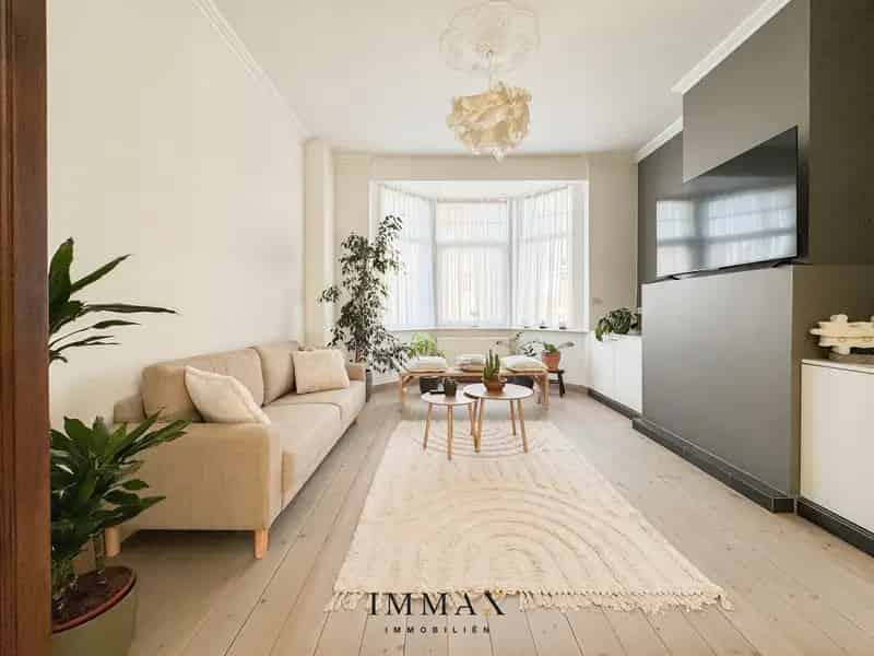 Huis te koop: Instapklare woning met kapsalon en loods