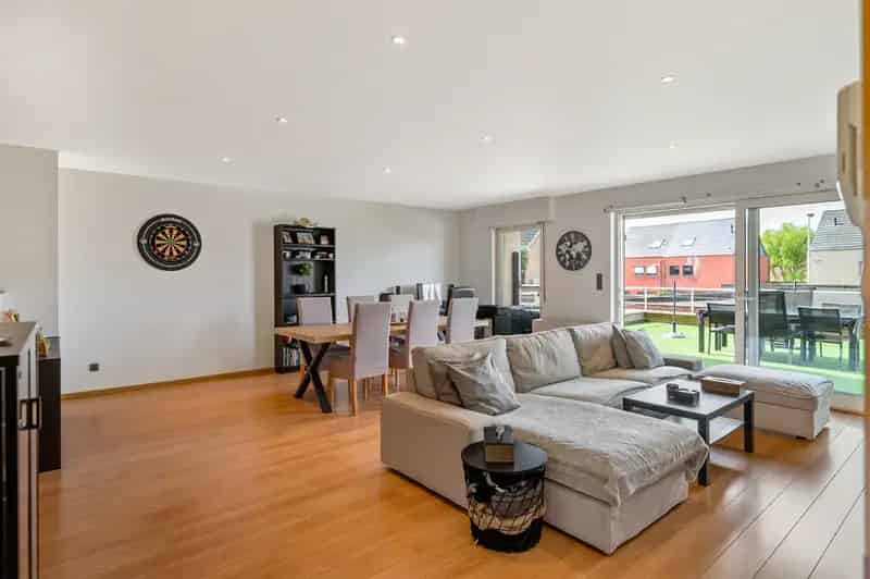 Appartement te koop nabij A12: Vernieuwd met terras en garage