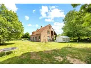 Villa te koop met paardenboxen - Elzele