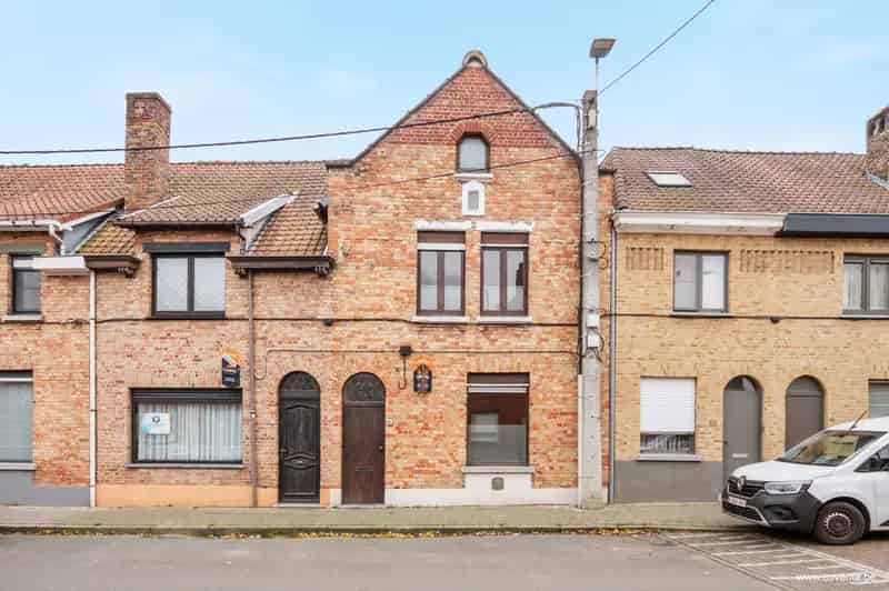 Huis te koop Roeselare: Instapklare woning met tuin
