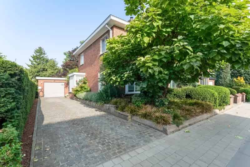 Instapklare en karaktervolle HOB met 4 SLK, garage en tuin
