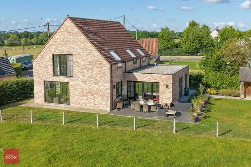 Huis te koop Wannegem: Luxe Villa met Landelijk Zicht