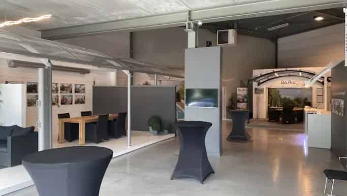 Bedrijfsgebouw te huur Roeselare 609m² Opslag Kantoor Showroom