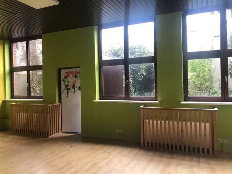 Ruime Rijwoning met Bijgebouw