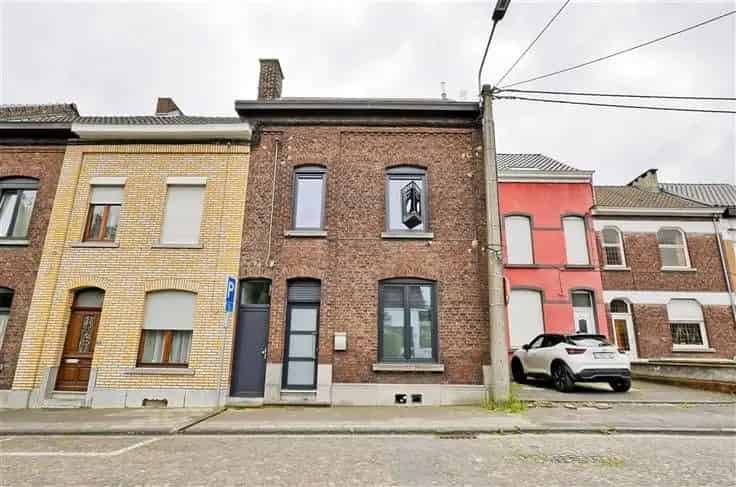 Huis Te Koop: Ruime gezinswoning met 5 slaapkamers