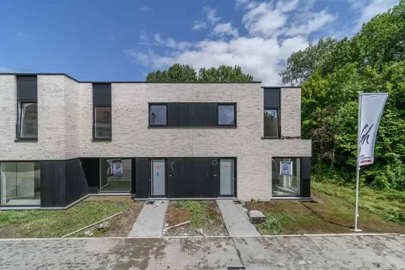 Moderne Gezinswoning te Haaltert  3 slaapkamers Tuin Carport