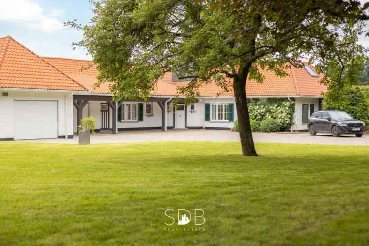 Te koop villa in Affligem met paardenstallen en grasland op 1,3 hectare