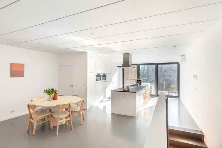 Architecturale woning bosrijke omgeving