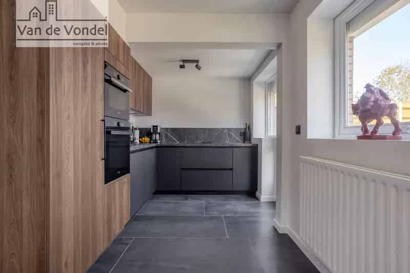 Huis te Koop Adinkerke: Instapklare Gerenoveerde Woning met Tuin