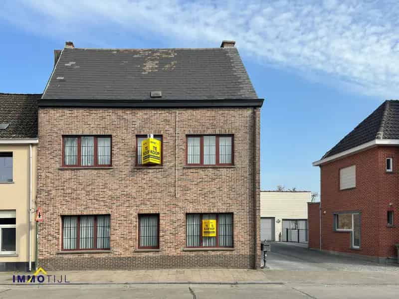 Gerenoveerde gezinswoning te Gijzegem met 3 slaapkamers en garage