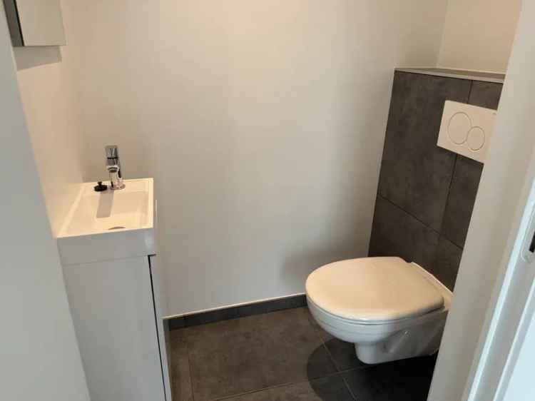 Ruim 2 Slaapkamer Appartement Eindhout Centrum