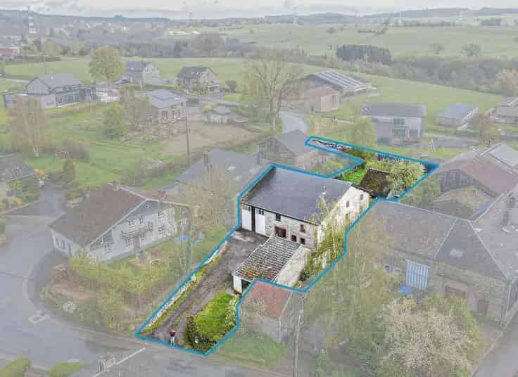 Huis te koop Ardennen: charmant huis met schuur en bijgebouw