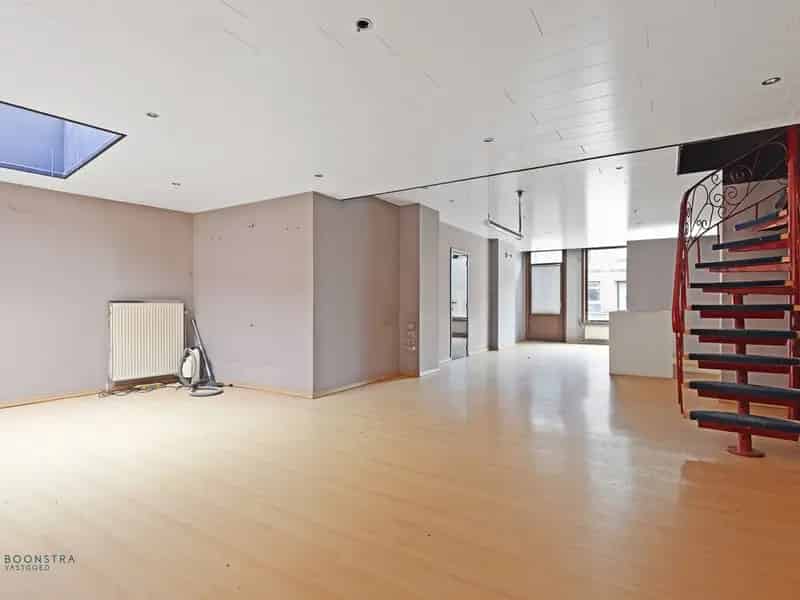 Handelspand met Woning te Itegem - 2 slaapkamers - Te renoveren