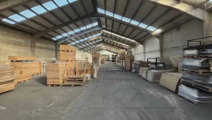 Magazijn te Huur Kuurne 790m² Industriezone Kortrijk-Noord