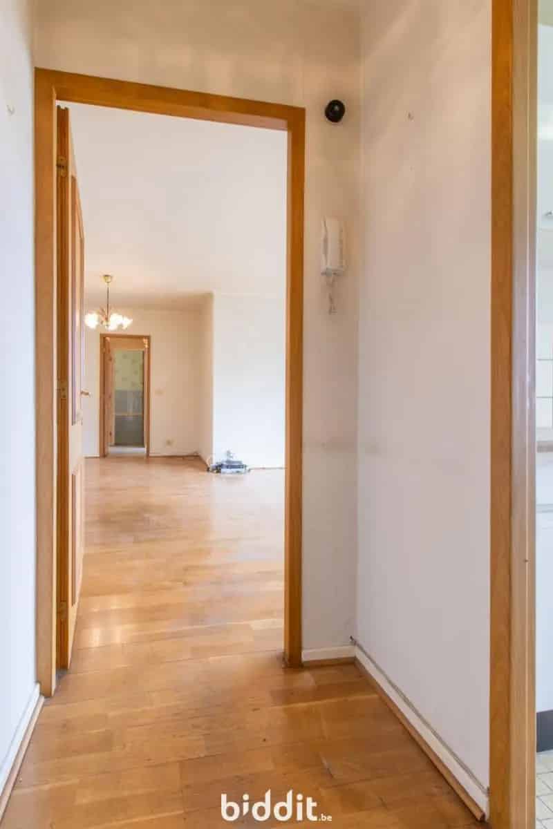 Appartement 2 slaapkamers terras berging kelder autostaanplaats