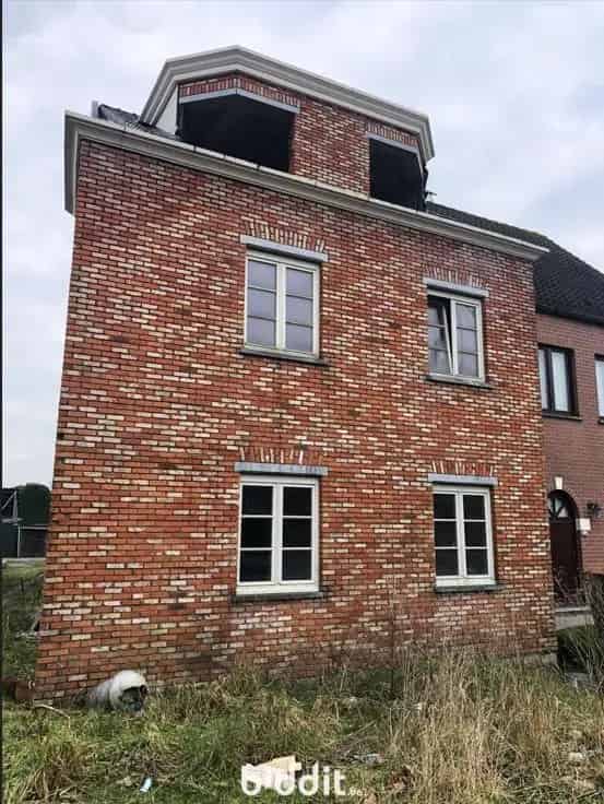 Casco woning 330m² te renoveren Zuidgerichte tuin