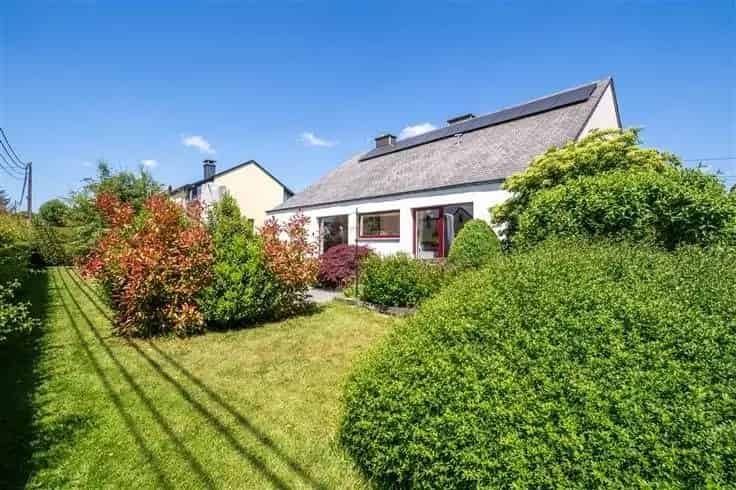 Huis Te Koop Barnich - Ruime Villa met Grote Tuin