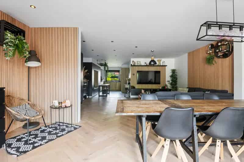 Huis te koop Edegem: 5 slaapkamers, tuin, instapklaar