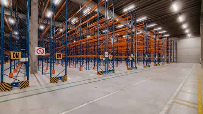 Magazijn te huur Willebroek 9255m² uitbreiding mogelijk
